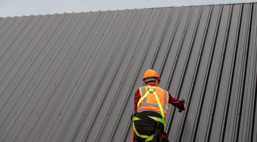 Professional gutter cleaning in Salem, OH